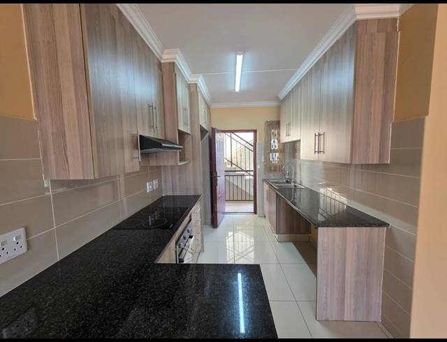 2 BEDROOM APARTMENT FOR SALE IN FAIRLEAD